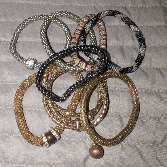 $3 with Bundle ~ Roll On Bracelet Lot 4686 - Picture 1 of 4